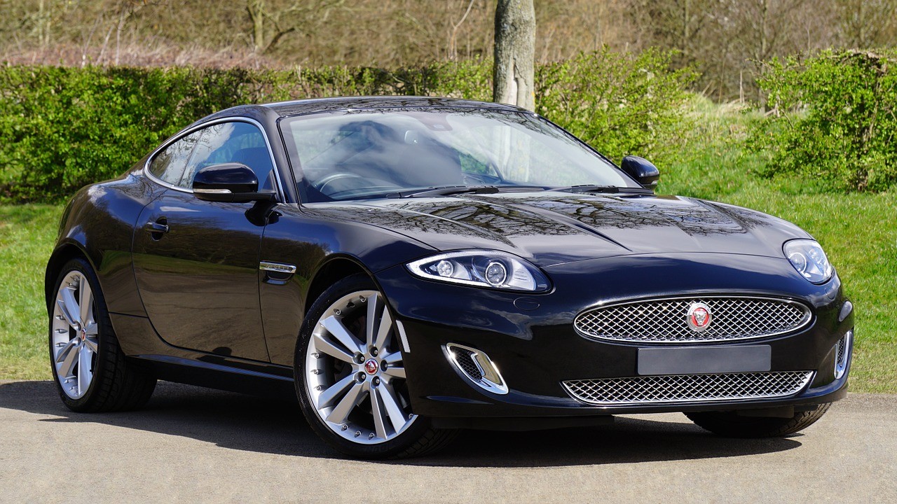 Jaguar servicing at Mitsiland Manchester