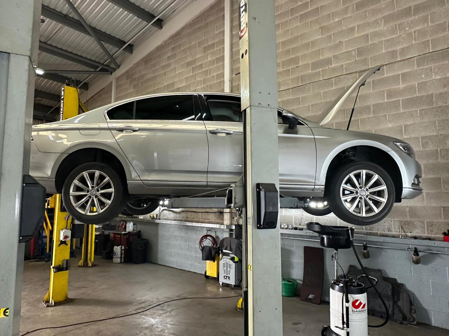 Automatic gearbox servicing at Mitsiland in Manchester